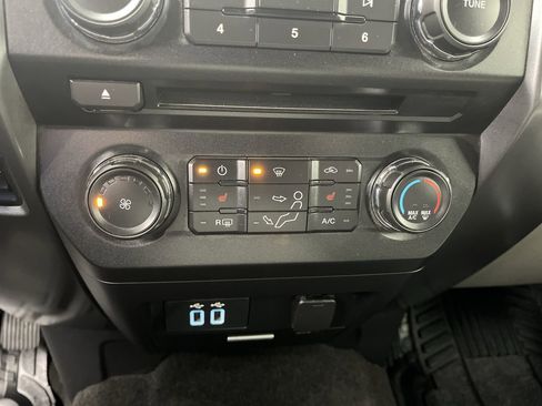 Certified 2018 Ford F250 XLT w/ XLT Premium Package image 22