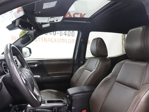 Used 2021 Toyota Tacoma Limited AWD/4WD image 13