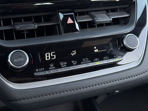 Used 2024 Toyota Corolla SE image 17