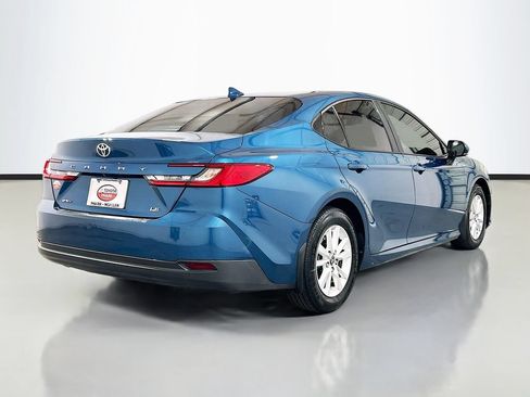 Used 2025 Toyota Camry LE w/ Convenience Package FWD image 4