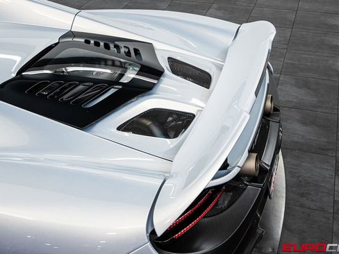 Used 2016 McLaren 675LT Spider image 25