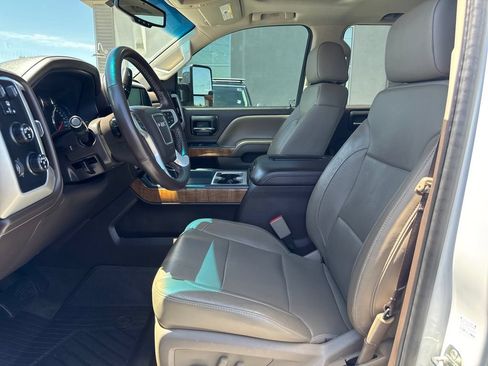 Used 2017 GMC Sierra 1500 SLT w/ SLT Premium Package AWD/4WD image 9