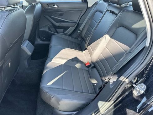 Used 2024 Volkswagen Jetta SE FWD image 12