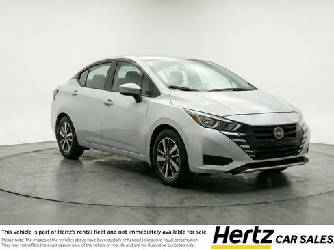 Used 2025 Nissan Versa SV image 1