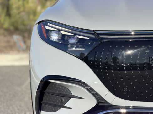 Certified 2023 Mercedes-Benz EQS 580 4MATIC SUV image 7