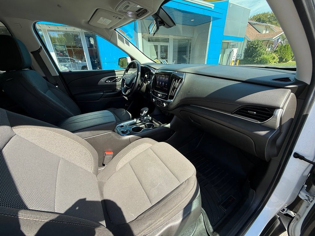 Used 2021 Chevrolet Traverse LT AWD/4WD image 42
