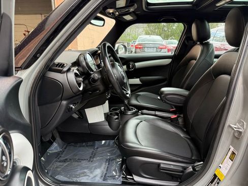 Used 2016 MINI Cooper 4-Door Hardtop FWD image 9