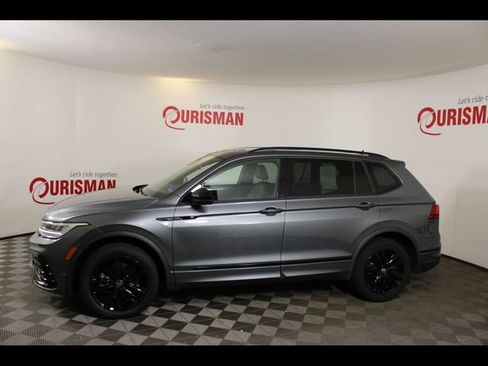 Used 2022 Volkswagen Tiguan SE R-Line AWD/4WD image 4
