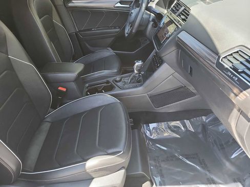 Used 2022 Volkswagen Tiguan SEL R-Line AWD/4WD image 18