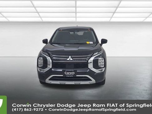 Used 2024 Mitsubishi Outlander SE image 5