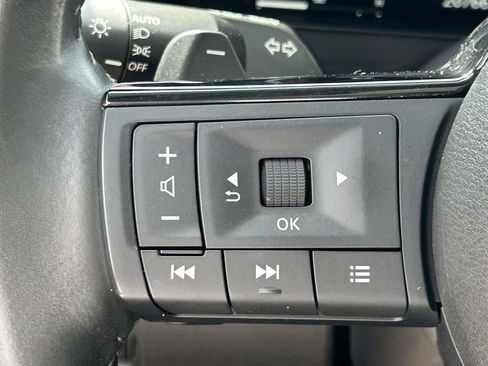 Used 2023 Nissan Rogue Platinum w/ Platinum Premium Package FWD image 22