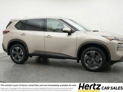 Used 2025 Nissan Rogue SV AWD/4WD image 1