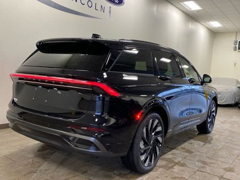 New 2026 Lincoln Nautilus Reserve w/ Jet Appearance Package image 7