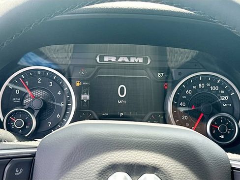 New 2026 RAM 1500 Big Horn AWD/4WD image 13