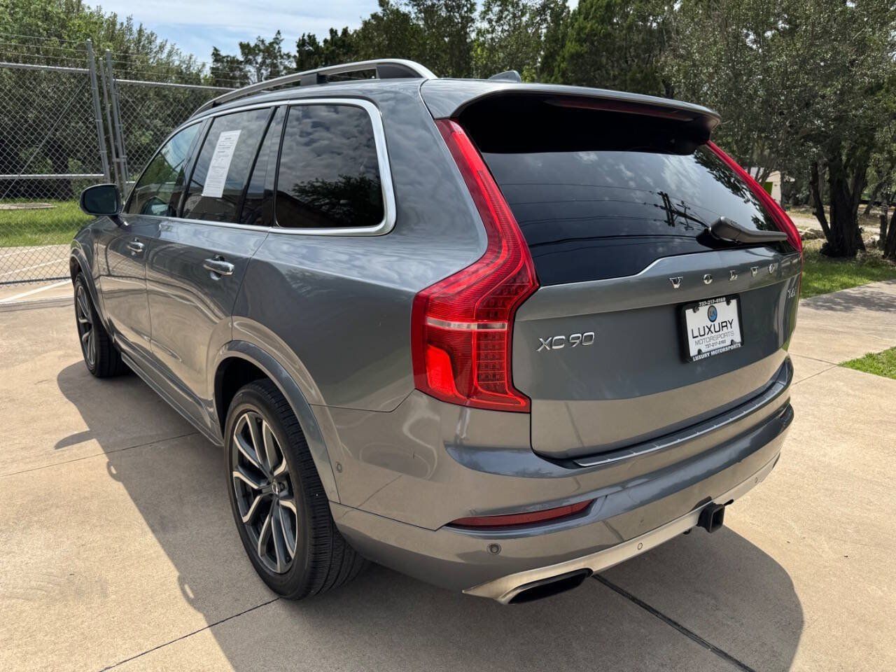 Used 2017 Volvo XC90 T6 Momentum w/ Vision Package AWD/4WD image 11