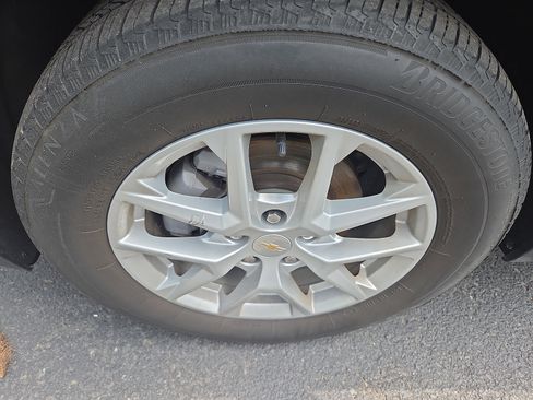 Used 2024 Chevrolet Equinox LT AWD/4WD image 12