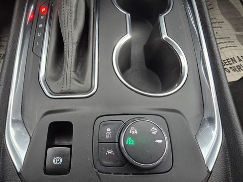 Used 2020 Chevrolet Traverse LT w/ LPO, Blackout Package image 23