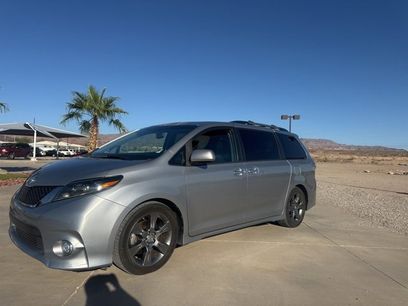 Used 2015 Toyota Sienna SE