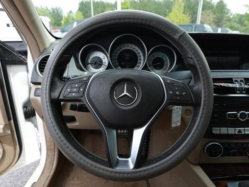 Used 2014 Mercedes-Benz C 250 Sedan image 5