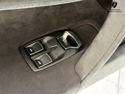 Used 2024 McLaren 750S RWD image 69
