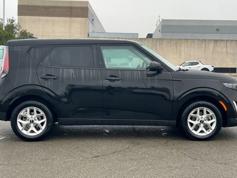 Used 2024 Kia Soul LX w/ Option Group 015 image 6