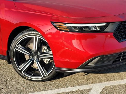 Used 2023 Honda Accord Sport image 9