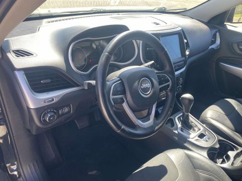 Used 2018 Jeep Cherokee Latitude Plus image 18