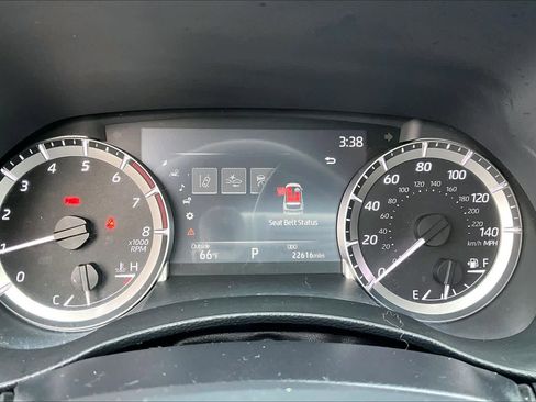 Used 2023 Toyota Highlander XLE image 25