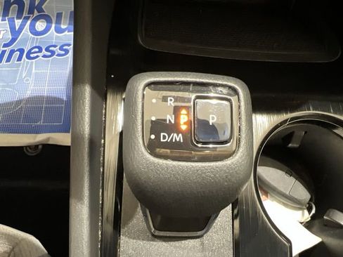 Used 2021 Nissan Rogue SV image 14