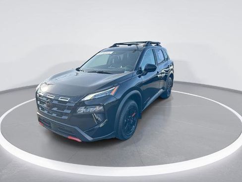 Certified 2025 Nissan Rogue SV image 4