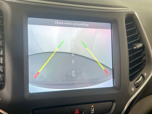 Used 2022 Jeep Cherokee Latitude Lux image 13