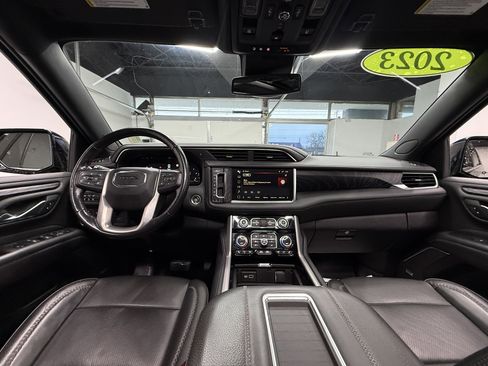 Used 2023 GMC Yukon Denali image 16