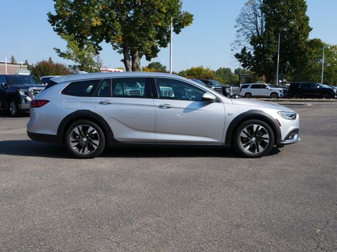 Used 2018 Buick Regal Preferred w/ Sights and Sounds Package image 8