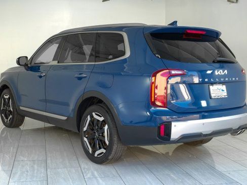 Used 2023 Kia Telluride S w/ S Sunroof Package FWD image 8