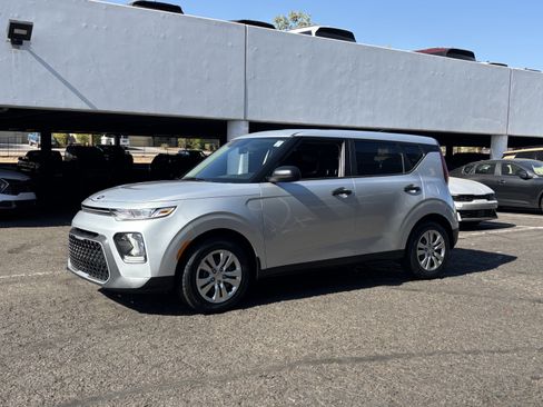 Used 2020 Kia Soul LX FWD image 6