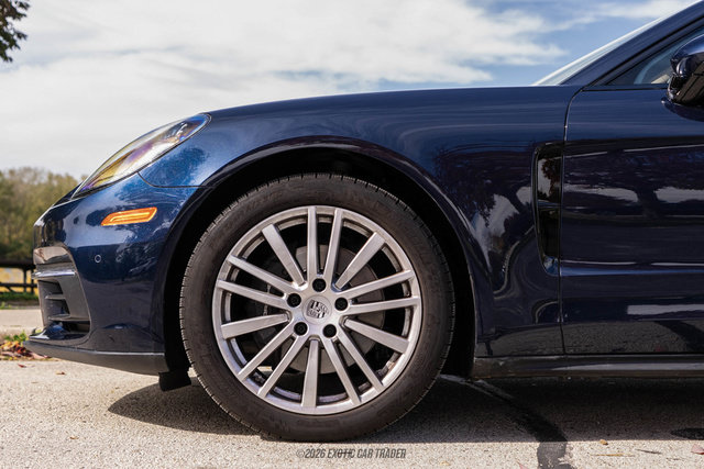 Used 2017 Porsche Panamera 4 AWD/4WD image 3