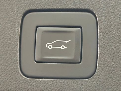 Used 2024 Buick Encore GX Avenir w/ Avenir Technology Package AWD/4WD image 33