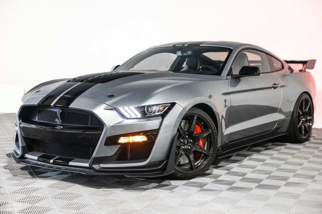 Used 2020 Ford Mustang Shelby GT500 w/ Carbon Fiber Track Pack RWD image 10