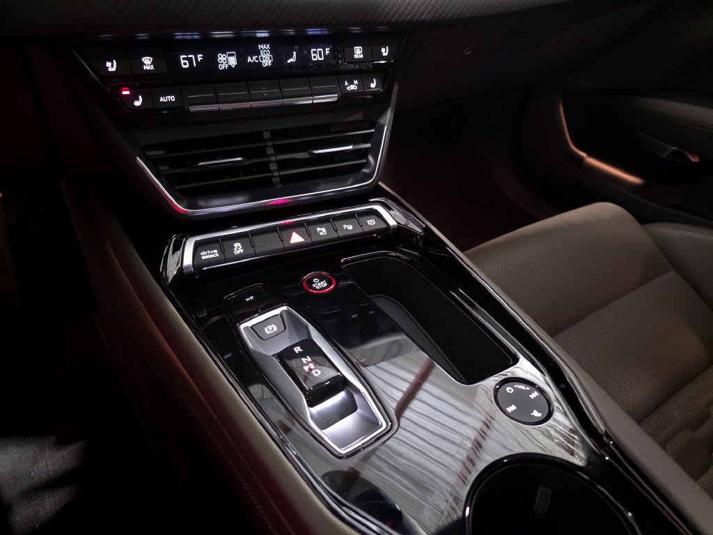 Certified 2023 Audi e-tron GT Prestige AWD/4WD image 27