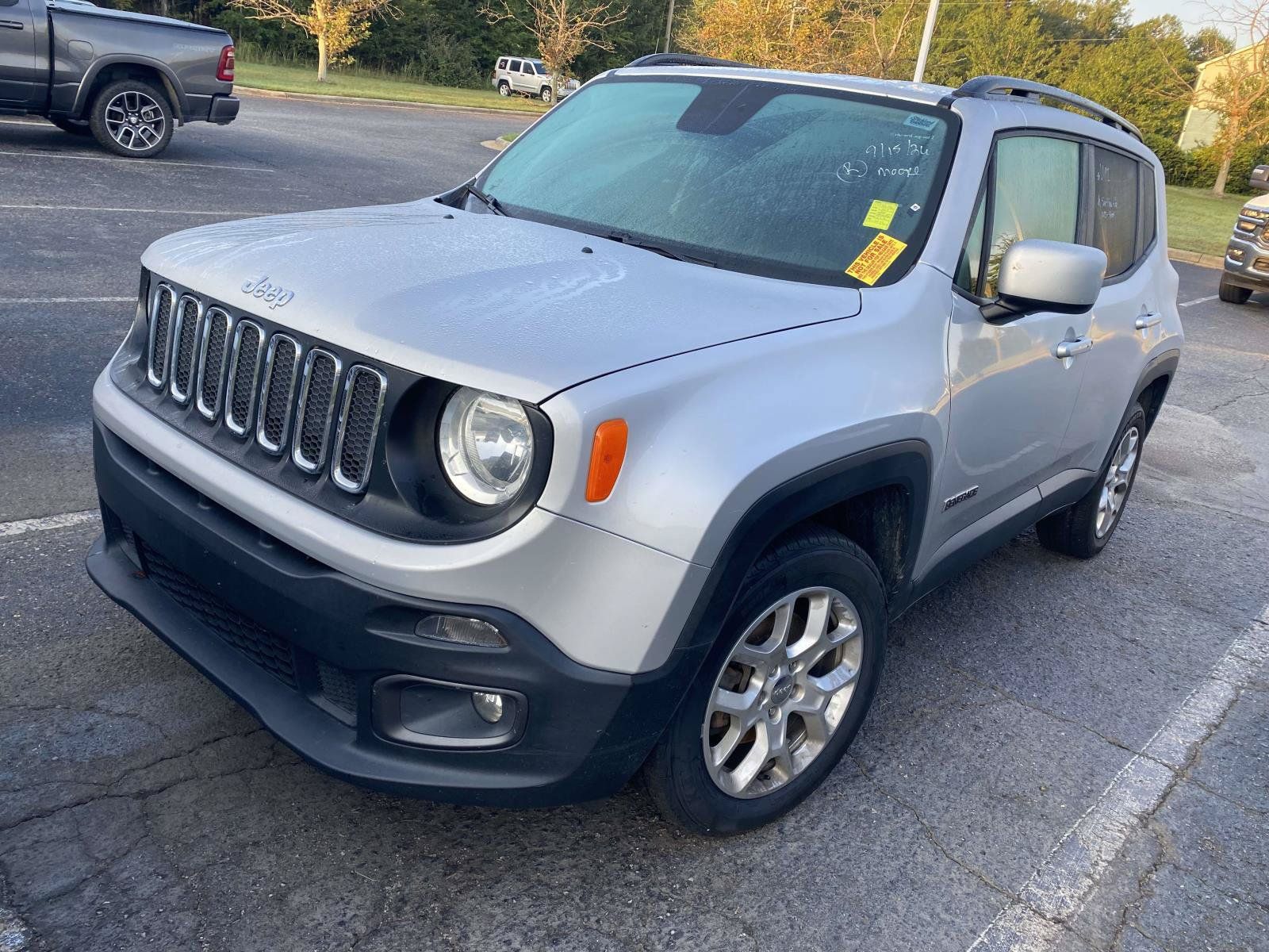 Used 2018 Jeep Renegade Latitude w/ Cold Weather Group AWD/4WD image 2