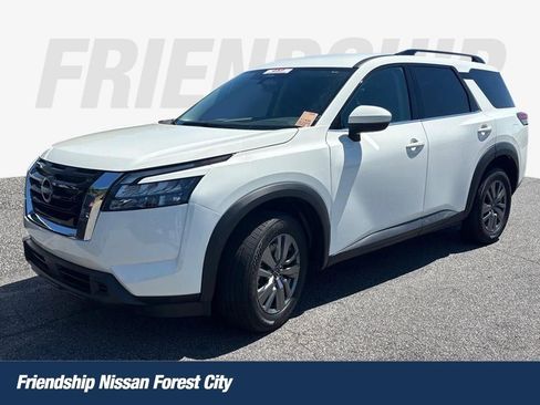 Used 2025 Nissan Pathfinder SV AWD/4WD image 1