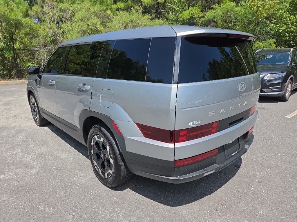 Used 2024 Hyundai Santa Fe SE AWD/4WD image 5