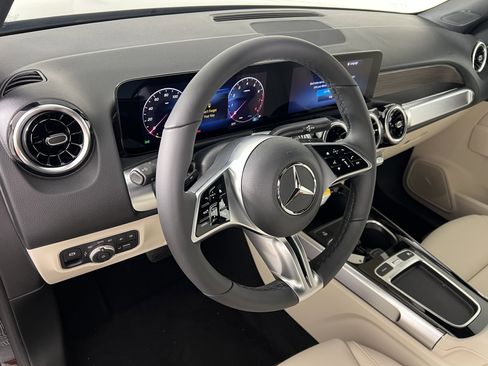 New 2026 Mercedes-Benz GLB 250 4MATIC image 18