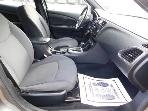 Used 2013 Chrysler 200 Touring image 15