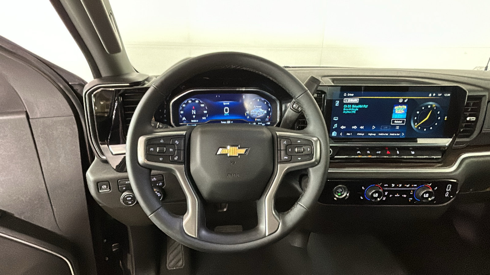 Used 2024 Chevrolet Silverado 1500 LT AWD/4WD image 17