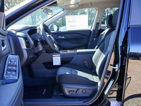 New 2026 Nissan Rogue SV image 7