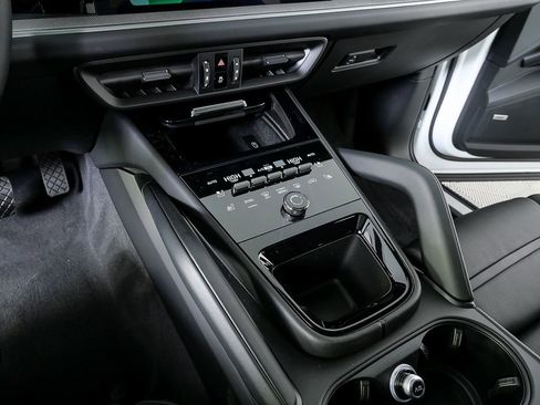 New 2026 Porsche Cayenne AWD image 19