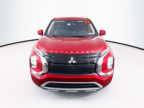 Used 2024 Mitsubishi Outlander SE AWD/4WD image 13