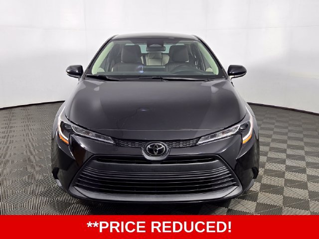 Used 2023 Toyota Corolla LE FWD image 2