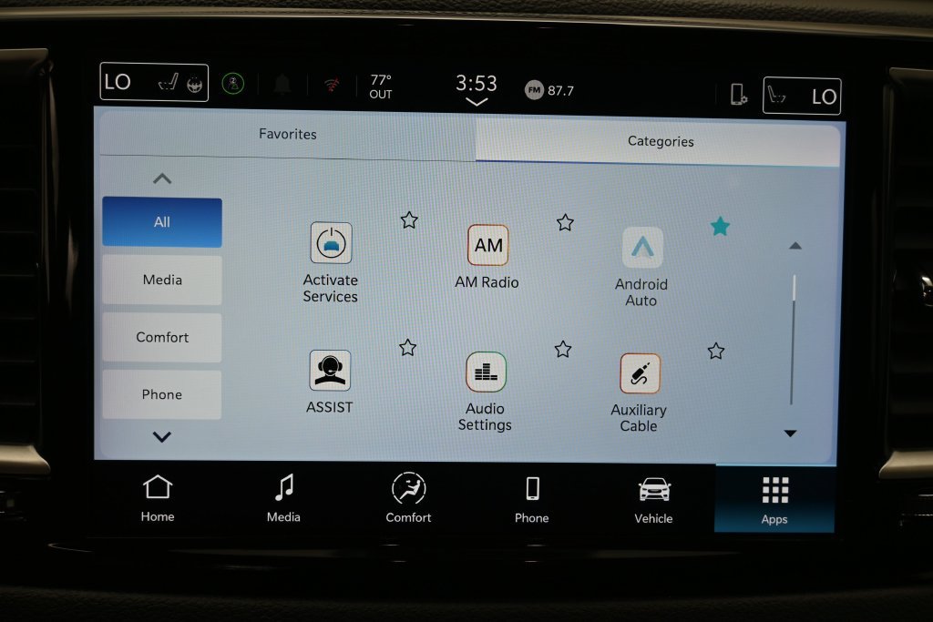 Used 2025 Chrysler Pacifica Select FWD image 12
